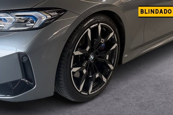 BMW 320i 2.0 16V TURBO FLEX M SPORT AUTOMÁTICO 2025/2026 BMW 320i 2.0 16V TURBO FLEX M SPORT AUTOMÁTICO 2025/2026